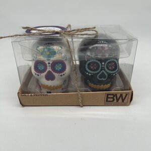 NEW Silver Buckle Supply Co Sugar Skulls Salt And Pepper Shaker Set